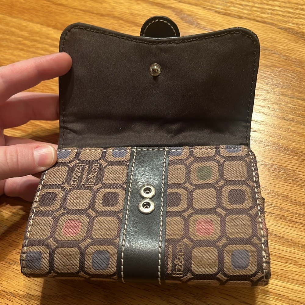 Vintage Liz & co. wallet - Picture 2 of 4